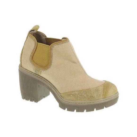 caterpillar suede boots